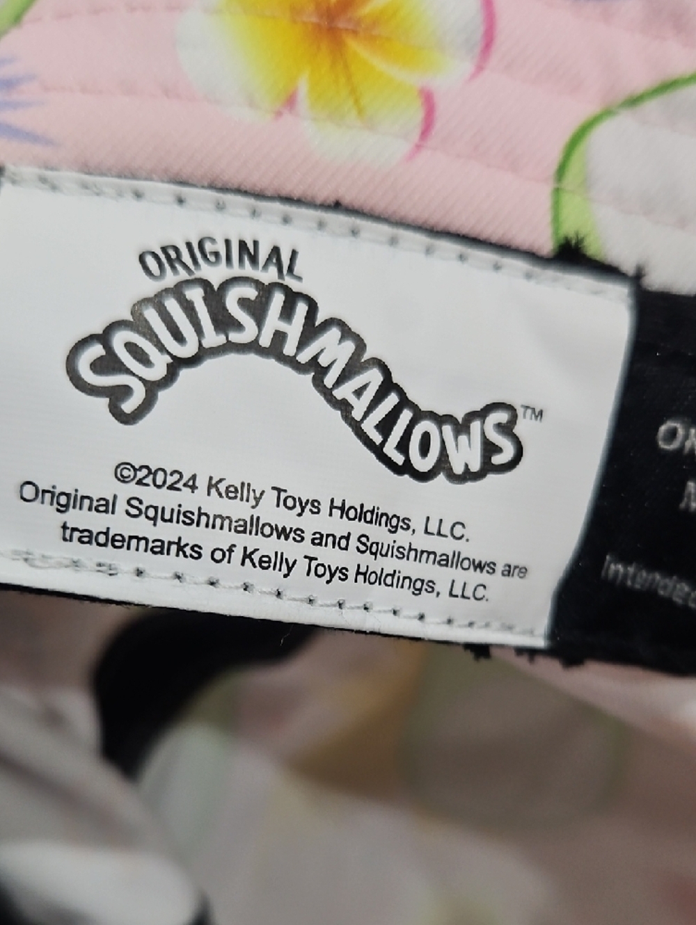 Squishmallows Pink Bucket Hat with Green Frog Print - Picture 2 of 4